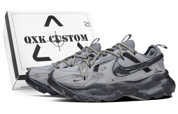 Nike Nike TC 7900 Urban Mist, Box Abrasion Resistant Low top Chunky Sneakers Women's Gray Black