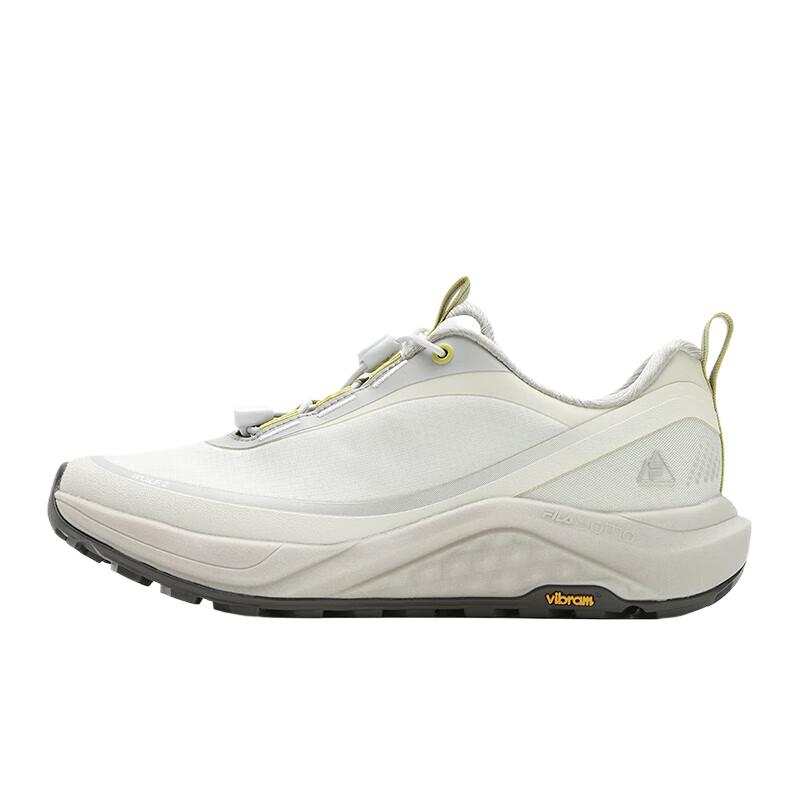 FILA BOA WOLF 2+ Abrasion Resistant Low top Running Shoes Women's Early Snow