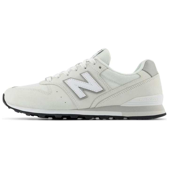 New Balance New Balance NB 996v2 Low top Casual Running Shoes Women's White
