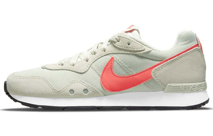 Nike Nike Venture Runner 'Light Bone Magic Ember' Women's