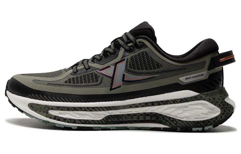 XTEP First Class Slip Resistant Low top Running Shoes Men's Fir Green Black