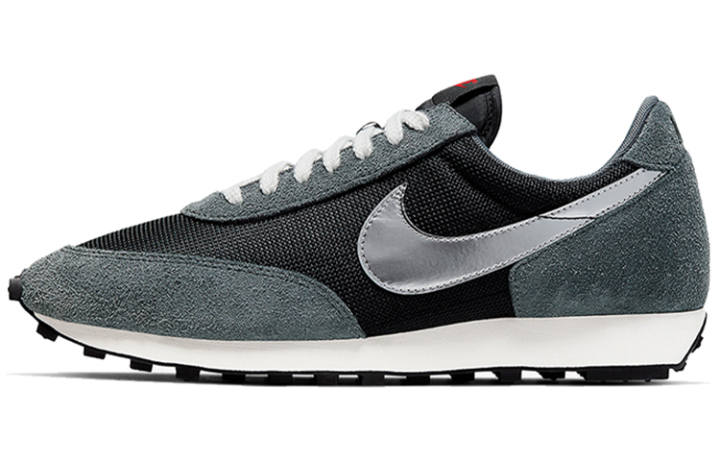 Nike Nike Daybreak Metallic Silver