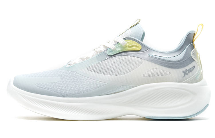 XTEP Macaron Cushioning Breathable Abrasion Resistant Slip Resistant Low top Running Shoes Women's Snow Mist Green