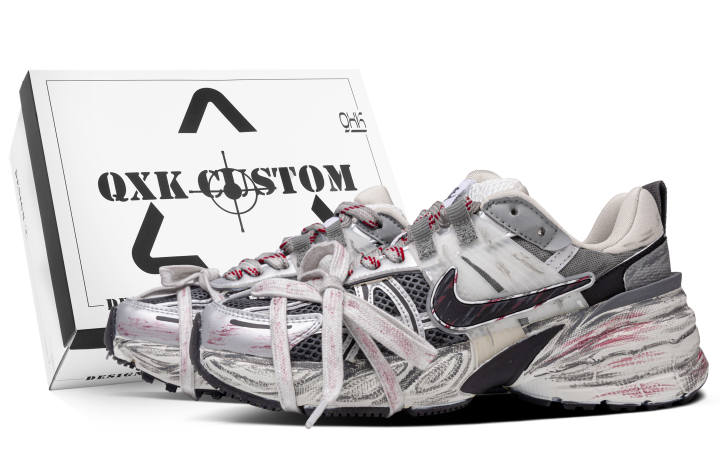Nike Nike V2K Run Abrasion Resistant Abrasion Resistant Low top Running Shoes Women's Silver Gray