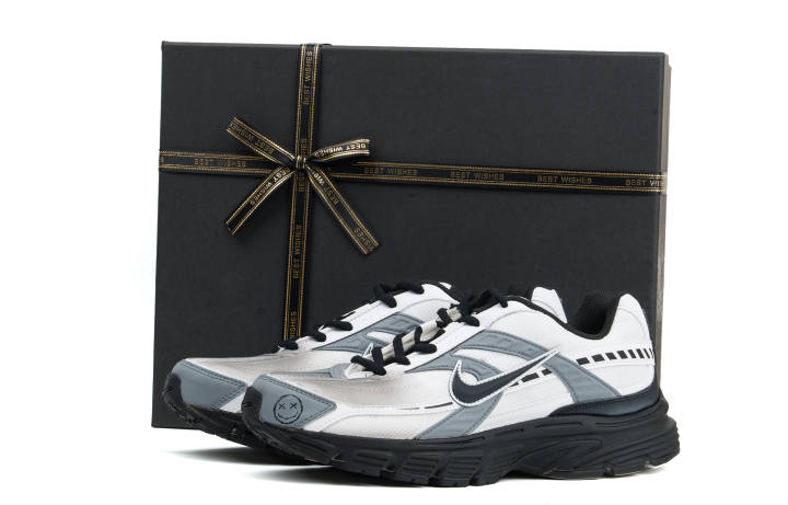 Nike Nike Initiator Cushioning Low top City Commuting Running Shoes Unisex Black Gray