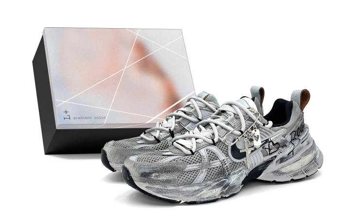 Nike Nike V2K Run Abrasion Resistant Abrasion Resistant Low top Running Shoes Women's Gray