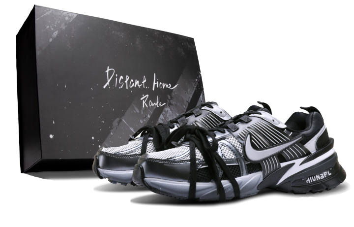 Nike Nike V2K Run Abrasion Resistant Abrasion Resistant Low top Running Shoes Men's Black White