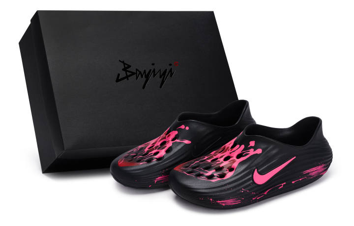 Nike Nike ReactX Rejuven8 811 Manufacturing, Pulse Heart, Special Shoe Box Clogs Unisex Black Pink