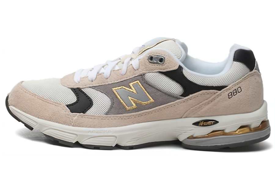 New Balance New Balance NB 880 Comfortable Textile, Artificial Leather, Pigskin Low top Running Shoes Women's White Silver Yellow