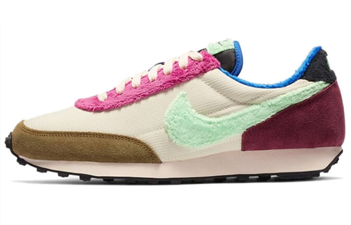 Nike Nike Daybreak Fur Pack Fossil Cactus Flower Women's