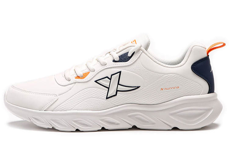 XTEP Leather Synthetic Leather Slip Resistant, Abrasion Resistant, Waterproof Low top Running Shoes Men's White