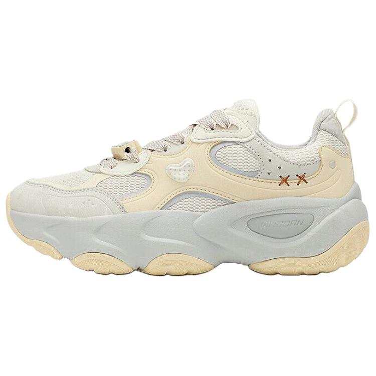 QIAODAN Elf Bear Lightweight And Breathable Low top Chunky Sneakers Women's Antique Porcelain White Mist Gray