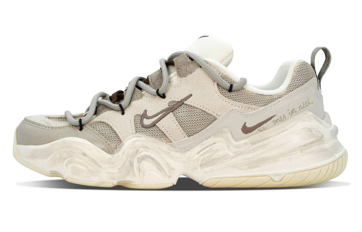 Nike Nike Tech Hera DEER Milk Coffee Special Blend Leather Abrasion Resistant Abrasion Resistant Low top Chunky Sneakers