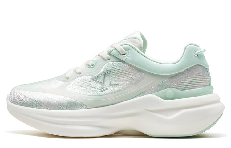 XTEP Cushioning Slip Resistant Cushioning Slip Resistant Low top Sprint Running Shoes Women's White Green