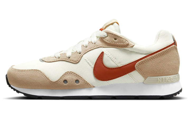 Nike Nike Venture Runner 'Coconut Milk Rugged Orange' Women's
