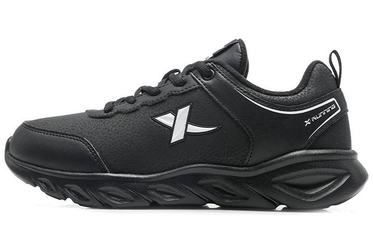 XTEP Fleece Lined Insulated Shoes, Leather Upper Casual Thermal Low top Running Shoes Women's Black/New White