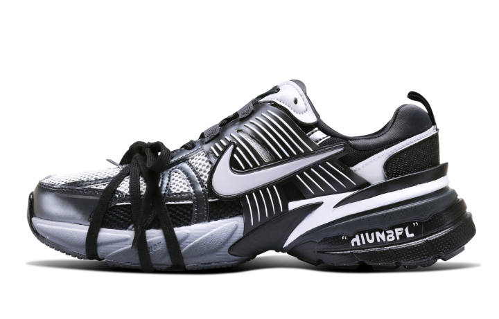 Nike Nike V2K Run Abrasion Resistant Abrasion Resistant Low top Running Shoes Men's Black White