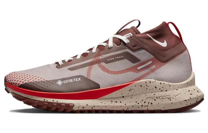 Nike Nike React Pegasus Trail 4 Gore Tex Diffused Taupe Dark Pony Sail Picante Red