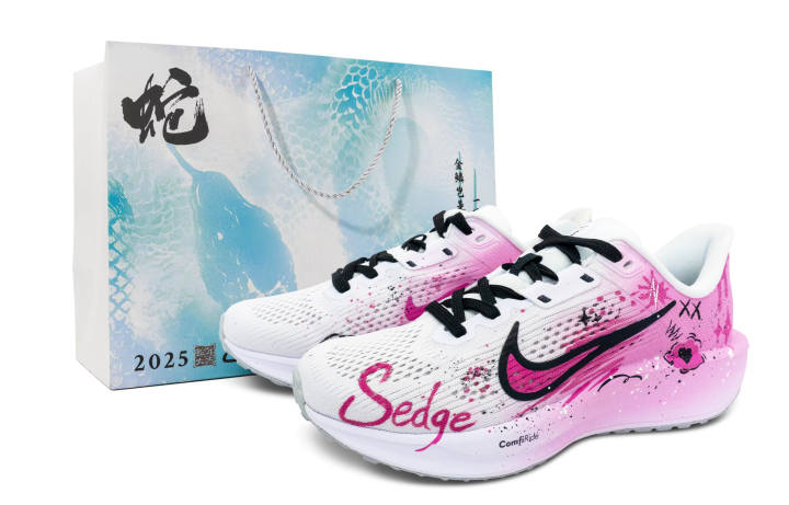 Nike Nike Quest 6 Low top Running Shoes Unisex Bright Pink