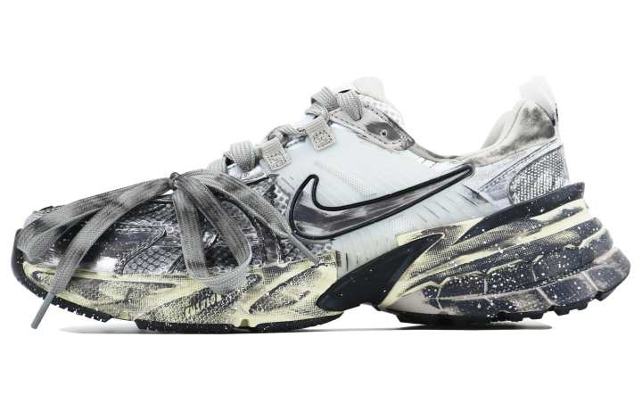 Nike Nike V2K Run Abrasion Resistant Low top Running Shoes Women's White