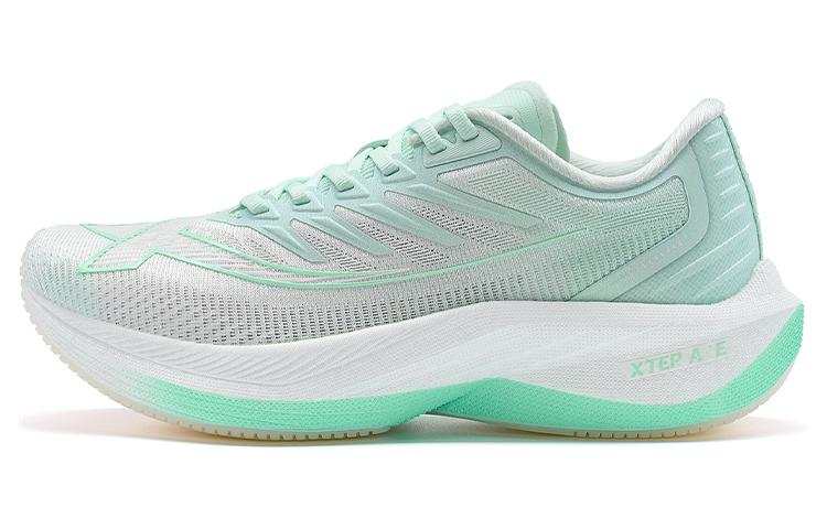 XTEP Integrated Molding 1 Comfortable Low top Casual Running Shoes Women's Foam Green/Sail White