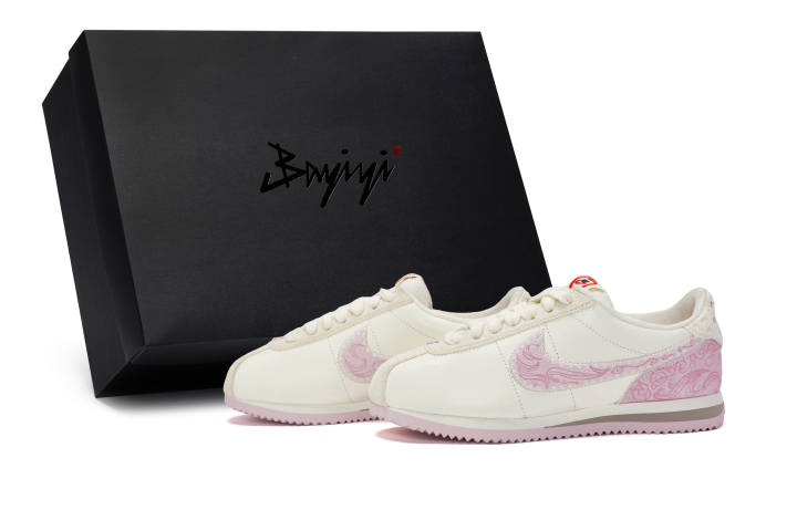 Nike Nike Cortez Slip Resistant Abrasion Resistant Low top Running Shoes Women's White Pink