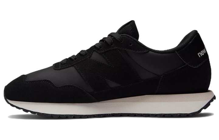 New Balance New Balance 237 Black Moonbeam