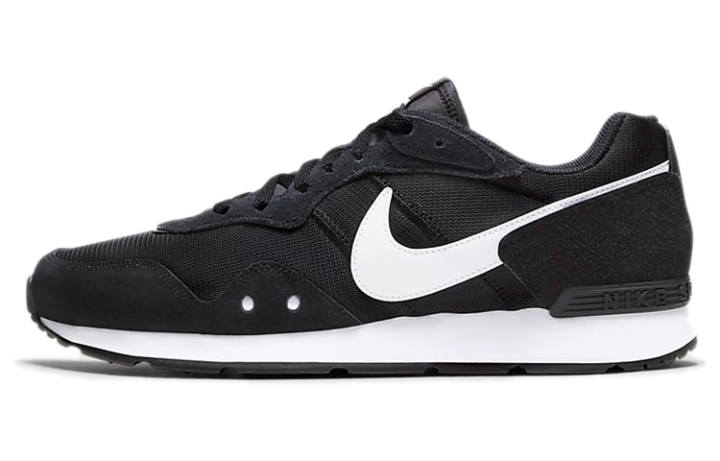 Nike Nike Venture Runner 'Black White'