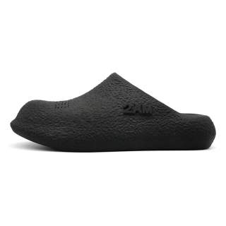2AM Closed Toe Slippers Unisex Black
