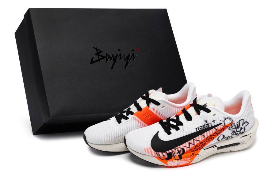 Nike Nike Slip Resistant Slip Resistant Low top Running Shoes Men's White Black Orange