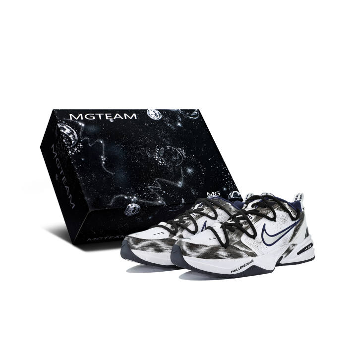 Nike Nike Air Monarch 4 Low top Chunky Sneakers Unisex Black White