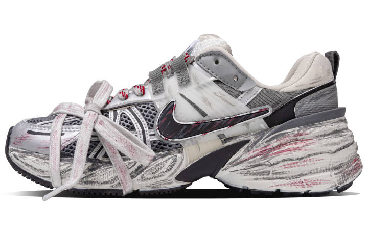 Nike Nike V2K Run Abrasion Resistant Abrasion Resistant Low top Running Shoes Women's Silver Gray