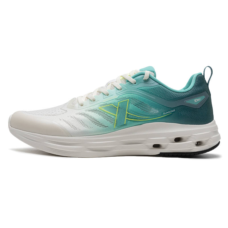 XTEP Breathable And Lightweight Low top Running Shoes Men's White Green