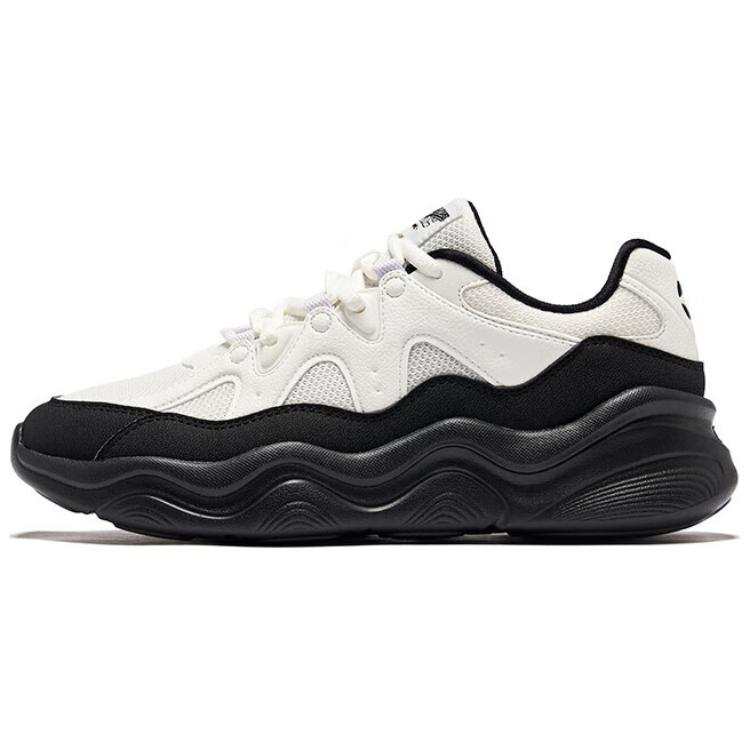 Erke Slip Resistant Abrasion Resistant Low top Casual Shoes Women's White Black