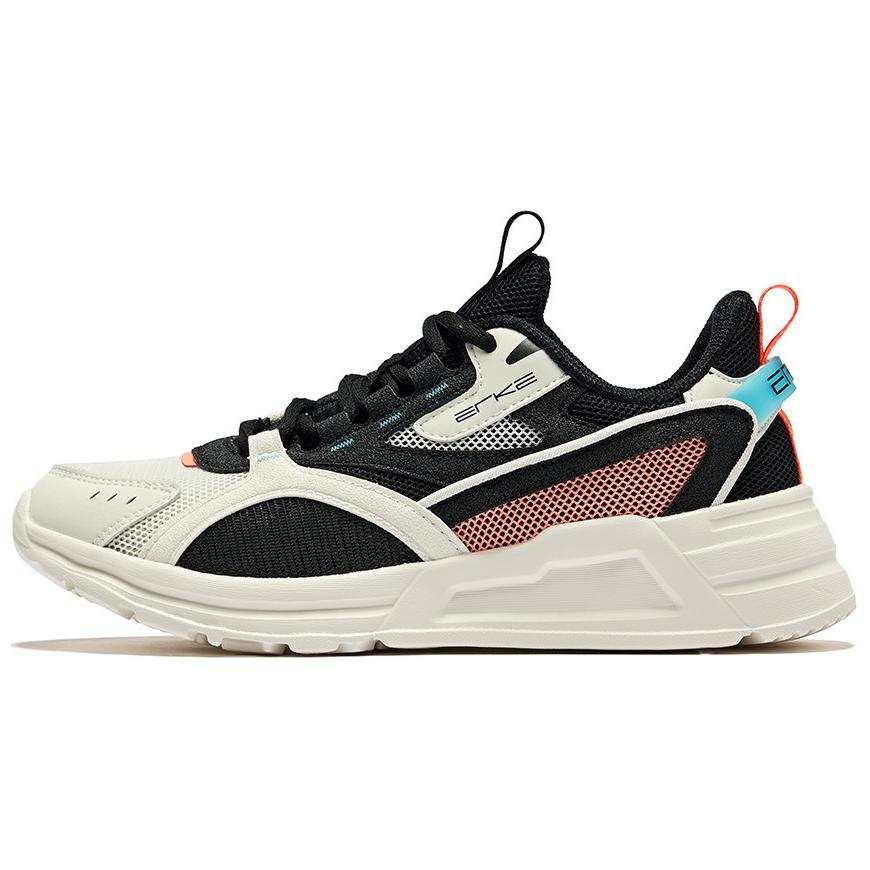 Erke Slip Resistant And Breathable Slip Resistant And Breathable Low top Running Shoes Women's Black White