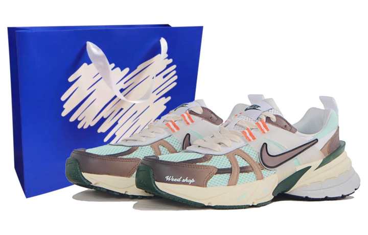 Nike Nike V2K Run Low top Running Shoes Unisex Green Sticky Rice Dumpling