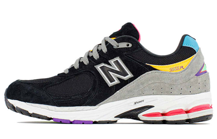 New Balance 2002R Dtlr x 2002R New Balance 'Masquerade'