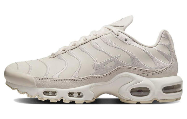 Nike Nike Air Max Plus Premium 'Light Orewood Brown' Women's