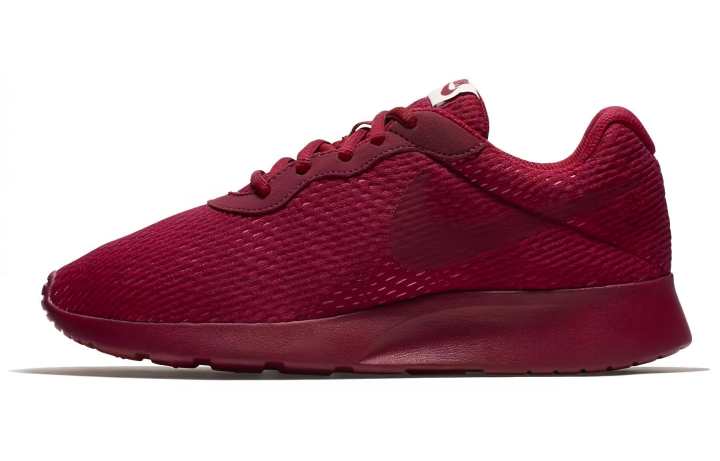 Nike Nike Tanjun Low top Running Shoes Women's Red