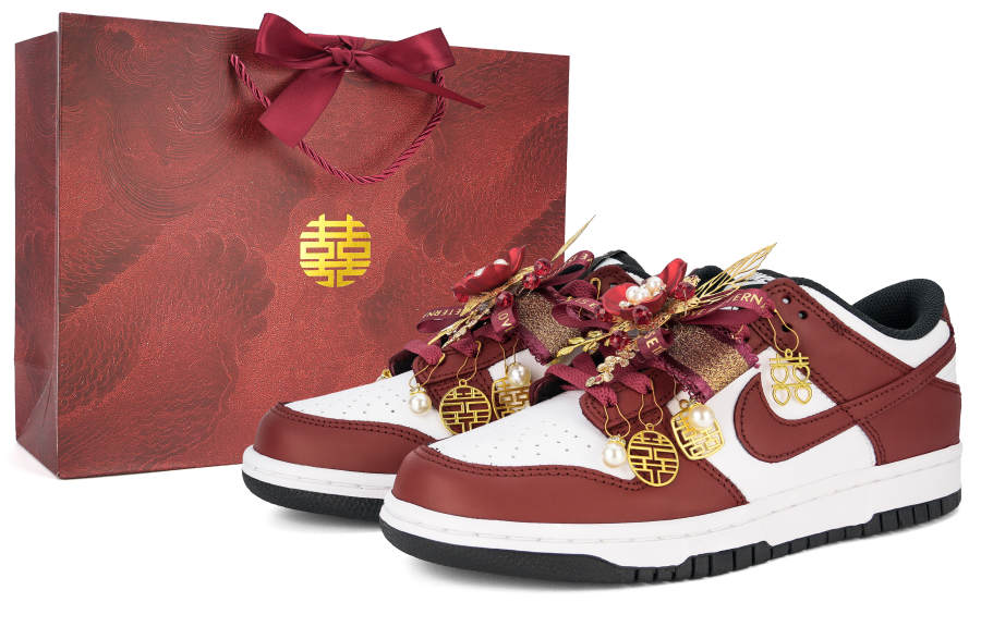 Nike Nike Dunk Wedding Shoes Cushioning Low top Skateboard Shoes Unisex Gold Red