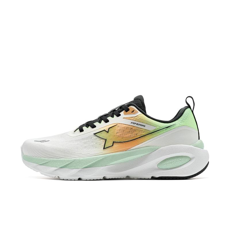 XTEP Lingbu 2 Cushioning Abrasion Resistant Low top Running Shoes Men's White Green Black