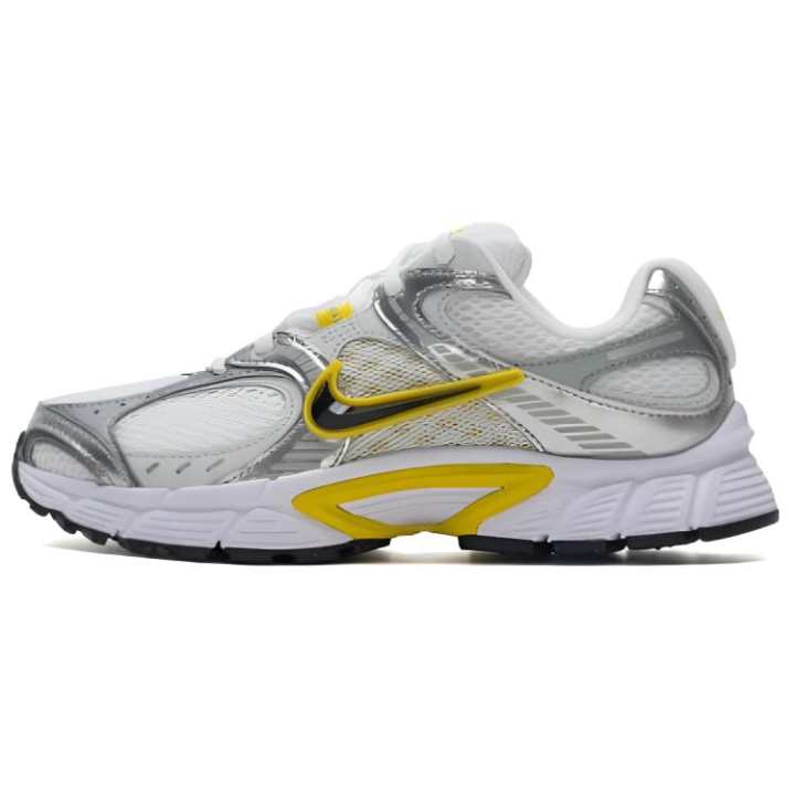Nike Nike V5 RNR Low top Casual Running Shoes Women's White