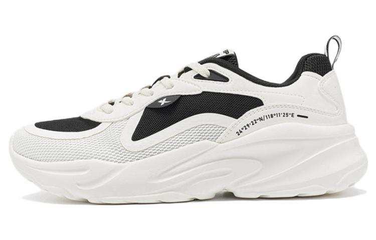 XTEP Slip Resistant Abrasion Resistant Low top Sports Casual Shoes Women's White Black