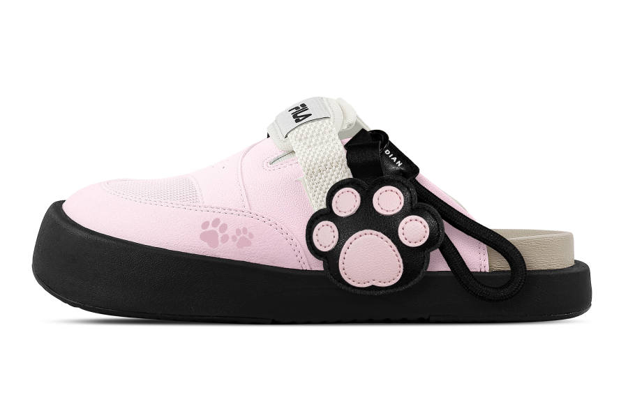 FILA SMILA Cute Pet Design Abrasion Resistant Closed Toe Slippers Women's