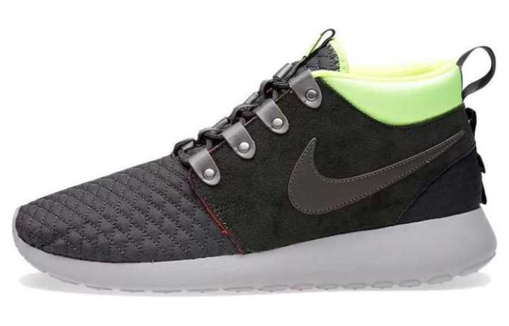 Nike Nike Roshe Run Sneakerboot Newsprint Smoke