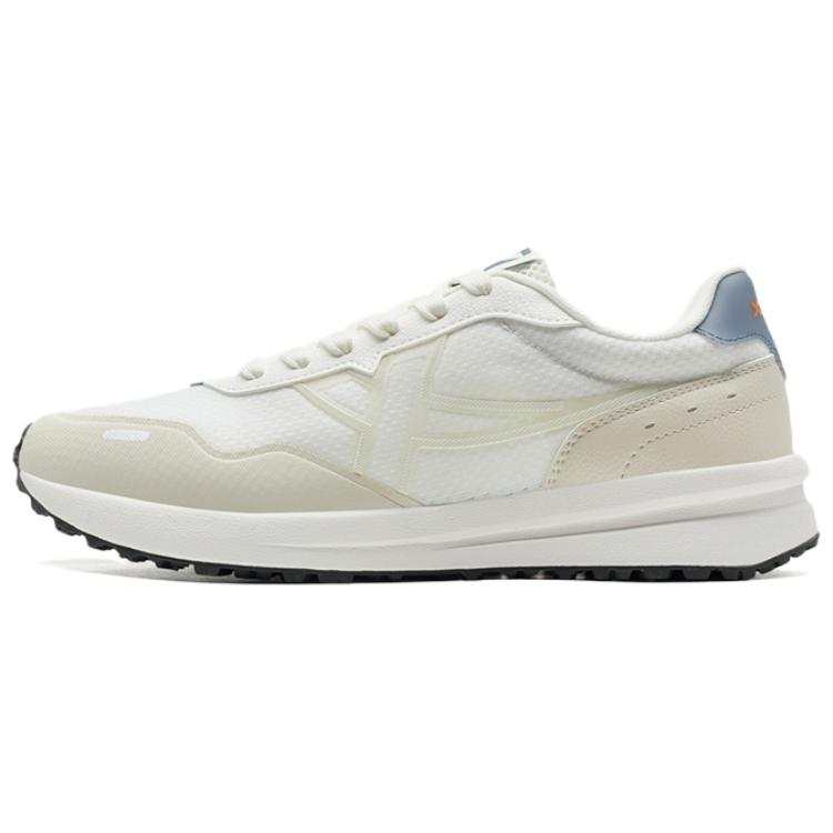 XTEP Slip Resistant Abrasion Resistant Low top Casual Shoes Men's Beige