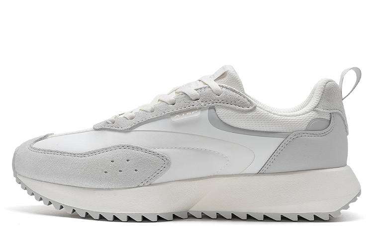 XTEP Casual Shoes Women's Low Top Sail White/Lunar Stone Gray/Pure Pink