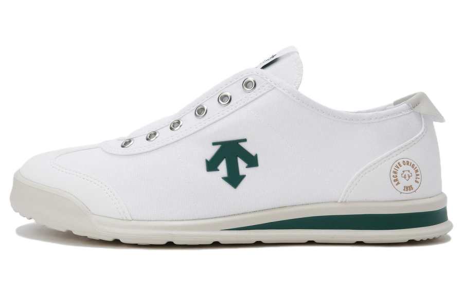 DESCENTE Low top Casual Shoes Unisex White Green