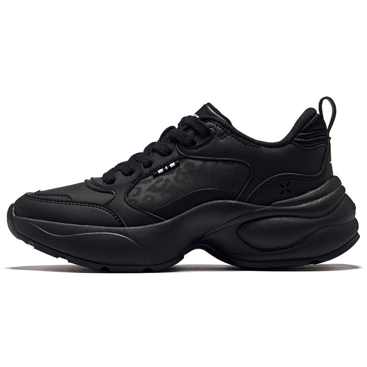 Erke Lightweight Height Increasing Low top Casual Shoes Women's Jet Black