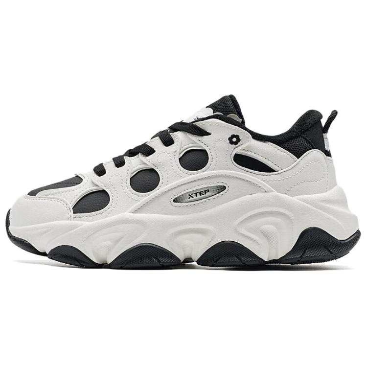 XTEP Slip Resistant Abrasion Resistant Slip Resistant Abrasion Resistant Low top Casual Shoes Women's White Black